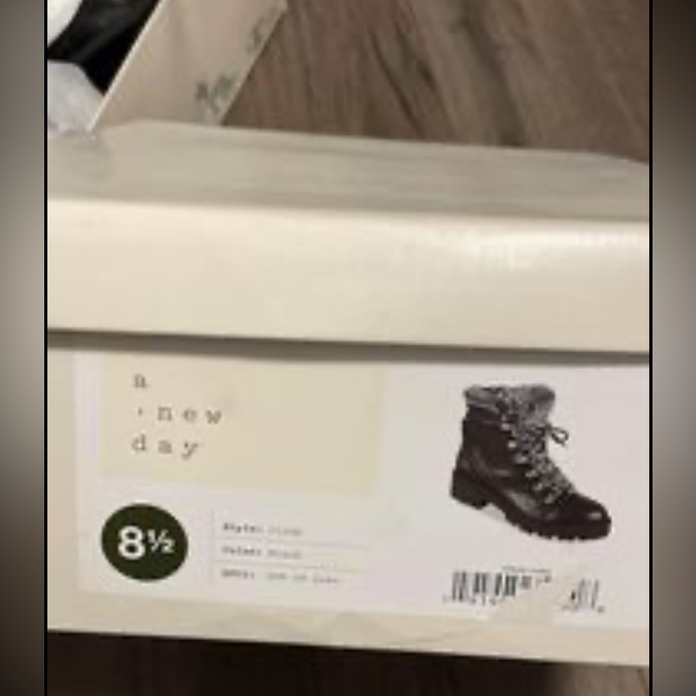Cutest Black fur boots size 8 1/2